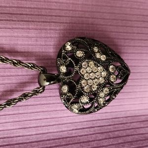 35" Chain with Gorgeous Heart Pendant